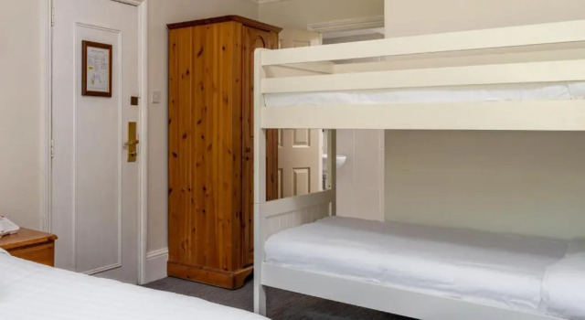Семейный номер Standard Reigate Manor Hotel