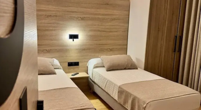 Miramar Suites, Varaa Hotelli Sada 