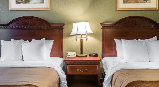 Comfort Inn & Suites Ann Arbor, Забронировать Отель Анн-Арбор штат Мичиган