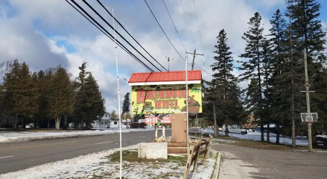 Birchwood Motel, Book Motel Hoteller i Evergreen Shores med parkering, Parkering