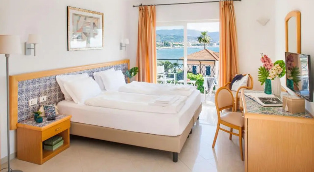 Семейный номер Standard с видом на море Hotel Moresco