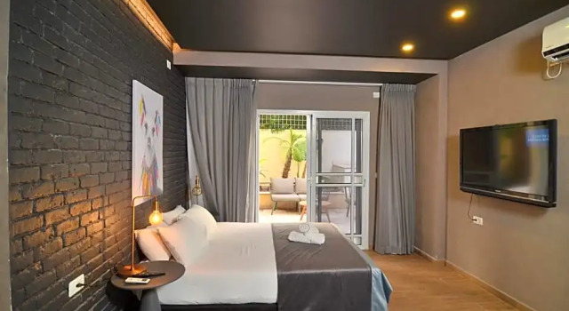 Номер Deluxe Olive Beer Garden Hotel