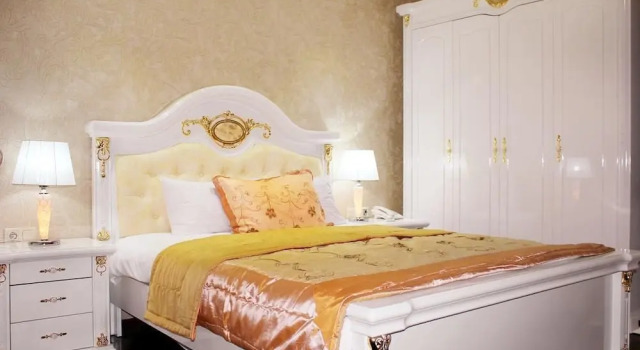 Gold Boutique Rustaveli, Забронировать Бутик-отель Бутик-отели Тбилиси, рядом с Tеатр имени Шота Руставели, Бутик-отель