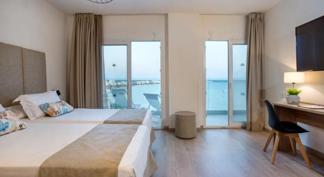 Двухместный номер Standard с видом на море Hotel Las Arenas