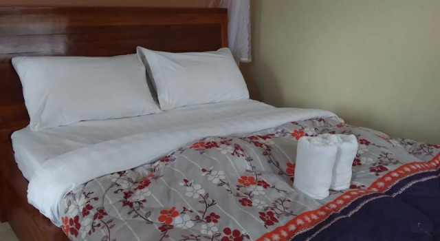 Flagship Piazza Hotel - Hostel, Book Hostel Bumbaire 