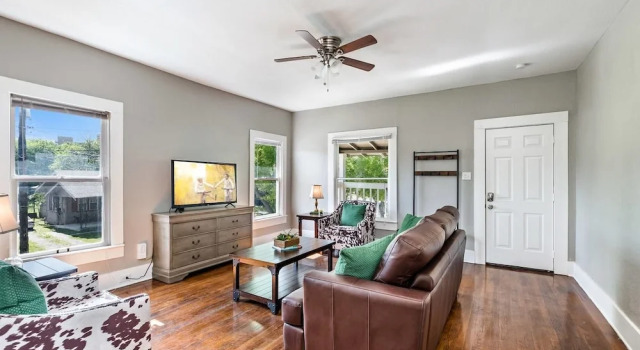 River City Retreat Best Location, Sleeps 4!