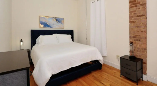 2BR Upper East Side Near Central Park, Забронировать Апартаменты/квартира Отели Нью-Йоркской агломерации с парковкой, рядом с Музей дизайна Купер-Хьюитт, Парковка
