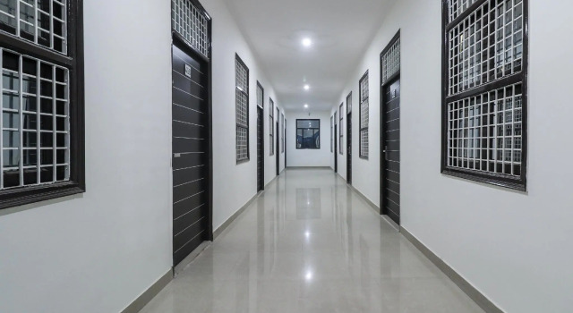 OYO 64416 Crown View 2