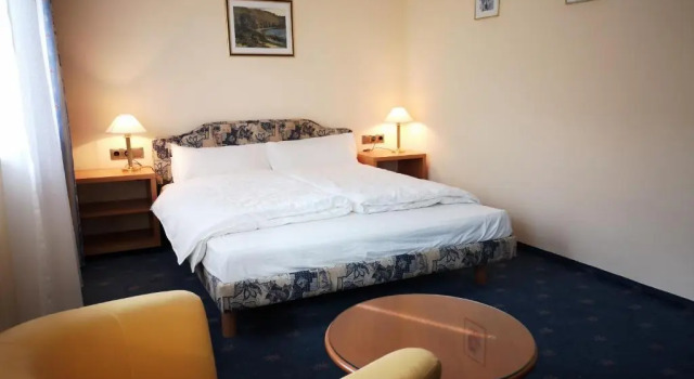 LandhotelUllrich, Забронировать Отель Баумхольдер Рейнланд-Пфальц