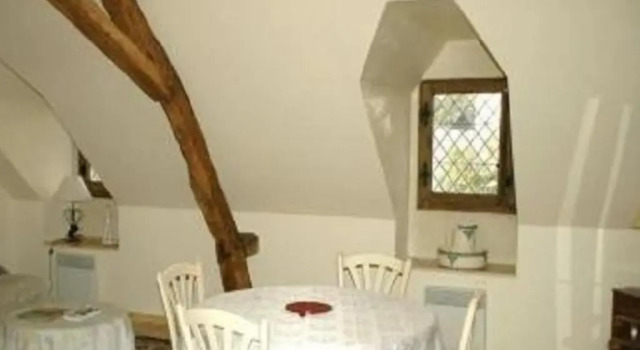 Gîte Cravant-les-Côteaux, 3 pièces, 4 personnes - FR-1-381-60, Rezerwuj Hotel  