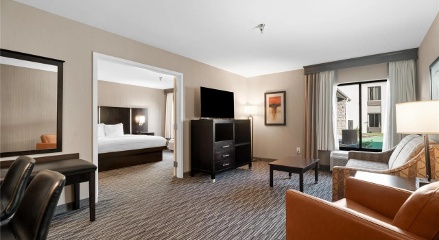 Двухместный люкс Best Western Courtview Hotel