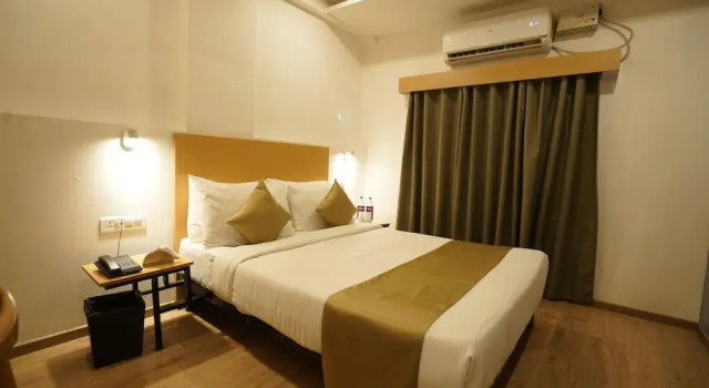 Номер Deluxe The Byke Business - Landmark Pan India Pure Veg Hotel Chain
