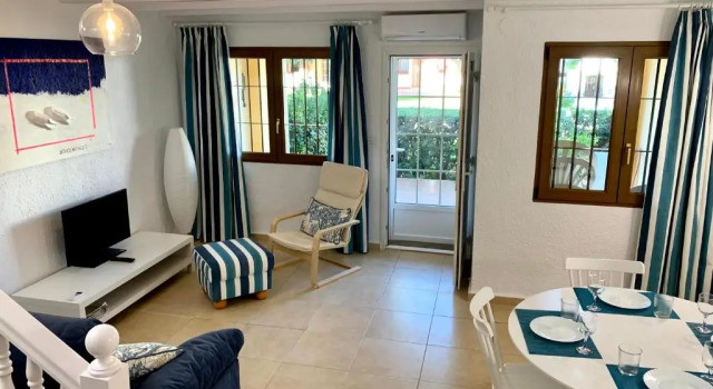 Коттедж с 3 комнатами CASA DUPLEX BUNGALOW Dénia