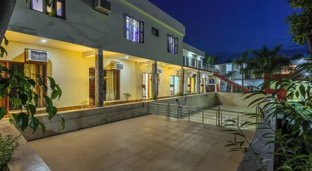 Kotabagh Grand - Jim Corbett Ramnagar, Rezerwuj Hotel Hotele w Kotabagh z basenem, Basen