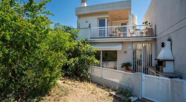 Comfortable House in Sitges with Shared Pool, Забронировать Отель Отели Ситжес с парковкой, Парковка