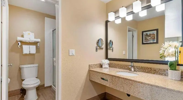 Двухместный номер Standard с балконом Best Western Plus Heritage Inn