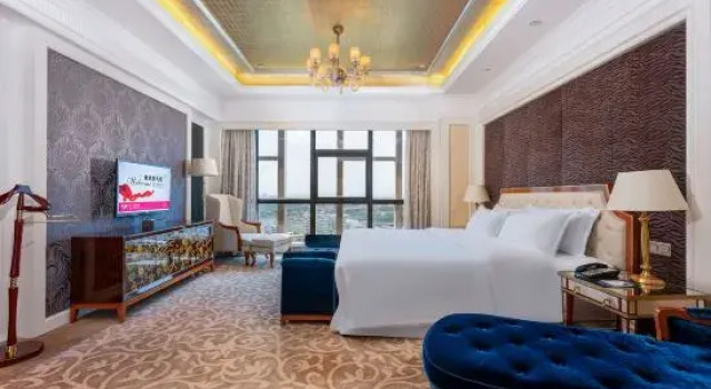 Люкс Presidential Ramada Plaza by Wyndham Huizhou East