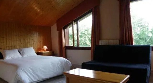 Casa Rural Ellauri, Rezerwuj Hotel Hotele w Baskonia z parkingiem, Parking
