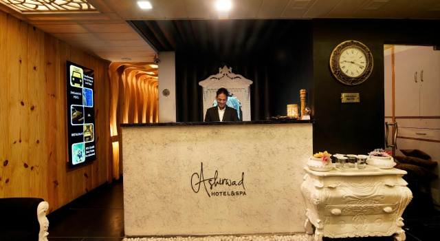 Ashirwad Hotel and Spa, Rezervovat Lázně / Resort Mussoorie Uttarakhand