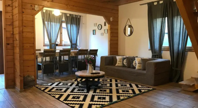 Casa Green Garden, Rezerwuj Hostel Hotele w Carpathians - Romania z parkingiem, Parking