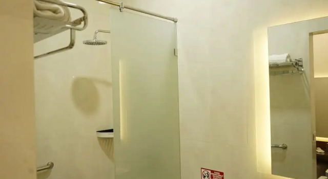 Standard Double room with balcony and with pool view Hotel Indah Palace Tawangmangu