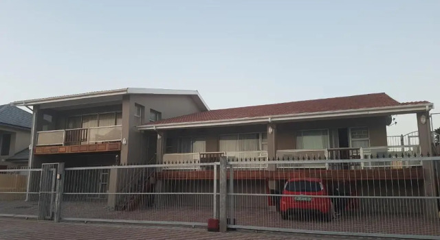 Апартаменты Marine48 Self-catering Port Elizabeth