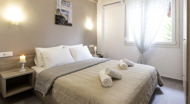 Villa Pearl, Book Villa Polykhrono 