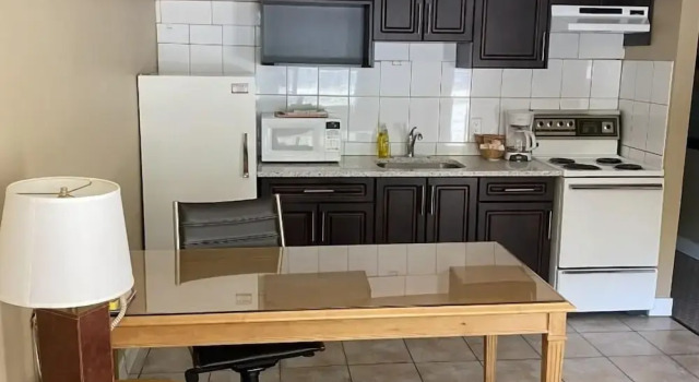 Четырёхместный номер Standard Twin Creeks Motel