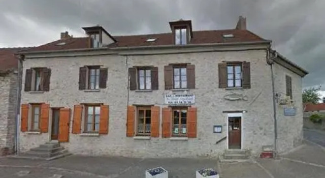 Les Fontaines, Rezerwuj Hotel Baron 