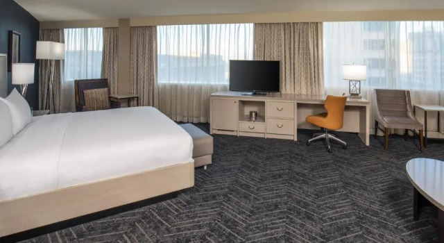 Полулюкс DoubleTree by Hilton Hotel Nashville Downtown