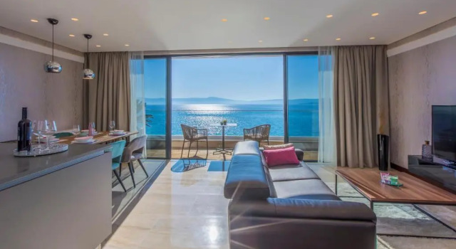 VILLA FRAN - DELUXE PENTHOUSE SUITE with private pool # 5, Забронировать Вилла Цриквеница Приморско-Горанская жупания