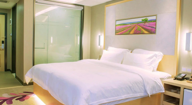 Номер Deluxe Lavande Hotel Zhuhai Aviation New Town airport