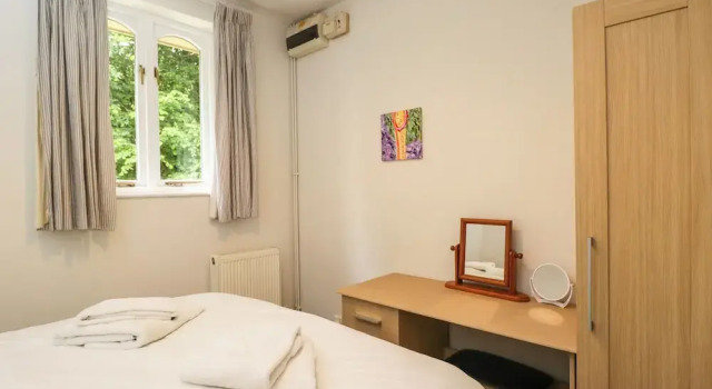 Garden Cottage, Book Vacation Home Acton Turville Gloucestershire