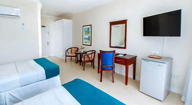 Номер Superior Bay Gardens Marina Haven