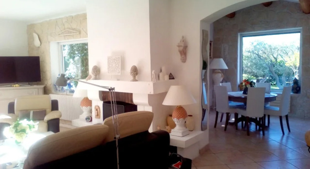 House With 3 Bedrooms in Orange, With Wonderful City View, Private Poo, Prenota Hotel Orange Valchiusa