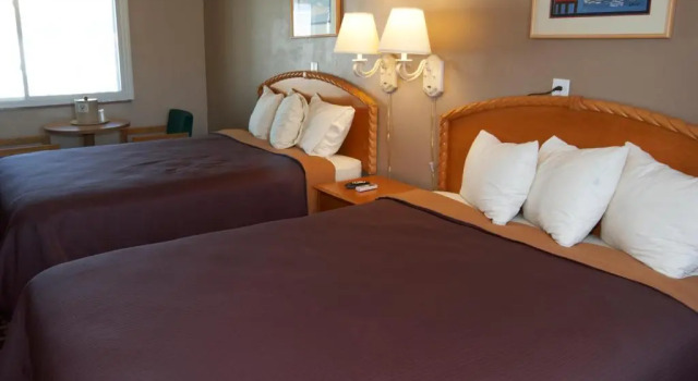 Cape Cod Inn, Rezerwuj Mini-hotel Hotele w New England z parkingiem, Parking