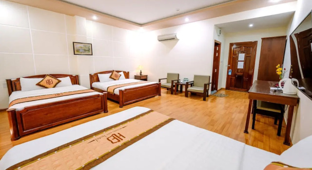 Четырёхместный номер Deluxe Hoang Duc Hotel