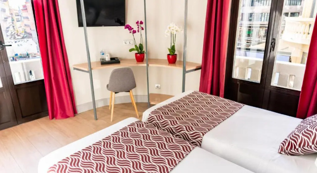 Двухместный номер Standard с красивым видом из окна Hostal Juliette-Gran Vía