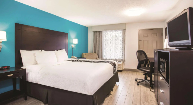 Двухместный номер Standard с видом на город La Quinta by Wyndham Oceanfront Daytona Beach