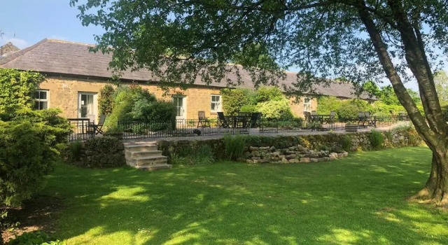 Коттедж Stainsborough Hall Holiday Cottages