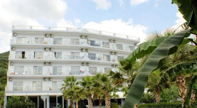 Blue Days Hotel, Varaa Hotelli Hotellit Vlorë County pysäköinnillä, Pysäköinti