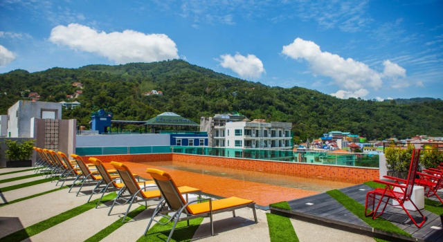 Отель The Crib Patong