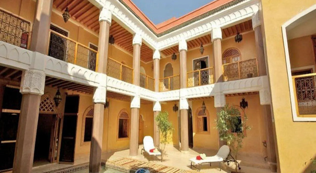 Camera Standard Riad Roxanne