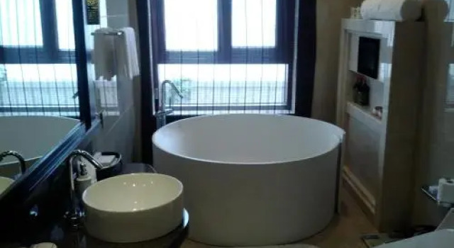 Dalian Liangyun Hot Spring Hotel, Rezerwuj Hotel Pulandian Dalian Area
