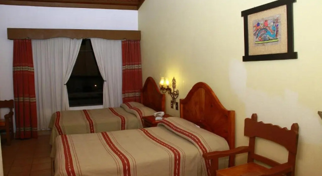 Четырёхместный номер Standard Дуплекс Hotel Pie de la Sierra