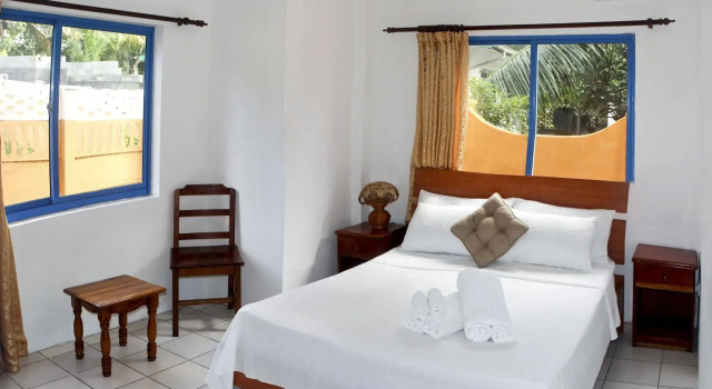 Vicky's Holiday Apartments, Book Apartment Hotels in Mahe with Parking, Parking