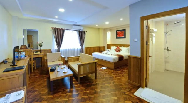 Люкс Hotel H Valley Yangon