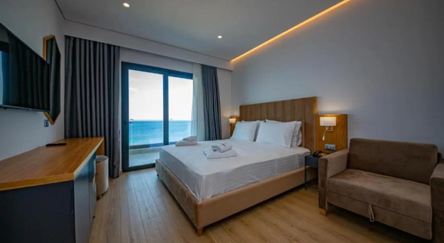 Трёхместный номер Deluxe с видом на море El Primero Hotel
