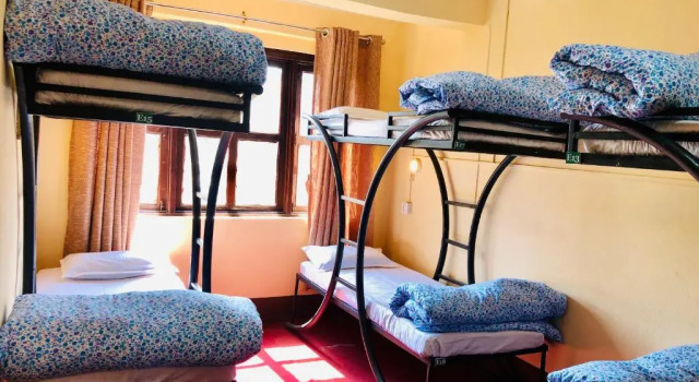 Кровать в общем номере Rest Up Kathmandu Hostel
