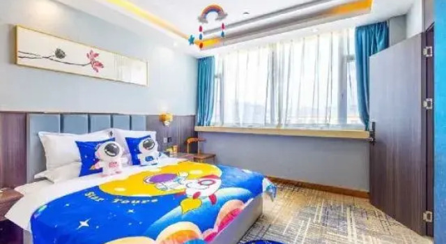 Люкс Zhiyi Hotel (Lanzhou Xigu High-speed Railway Station)